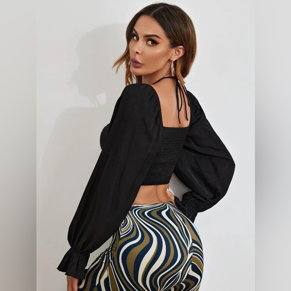 Halter neck long sleeve crop top 🖤 - Picture 2 of 5